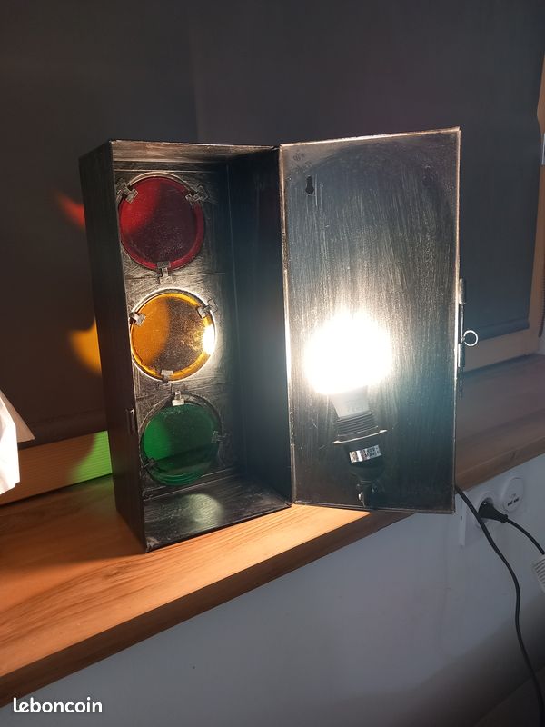 Lampe Feu Tricolore USB – Base Décoration Chambre – Modes Clignotant Et Couleur Fixe – Éducatif Routier
