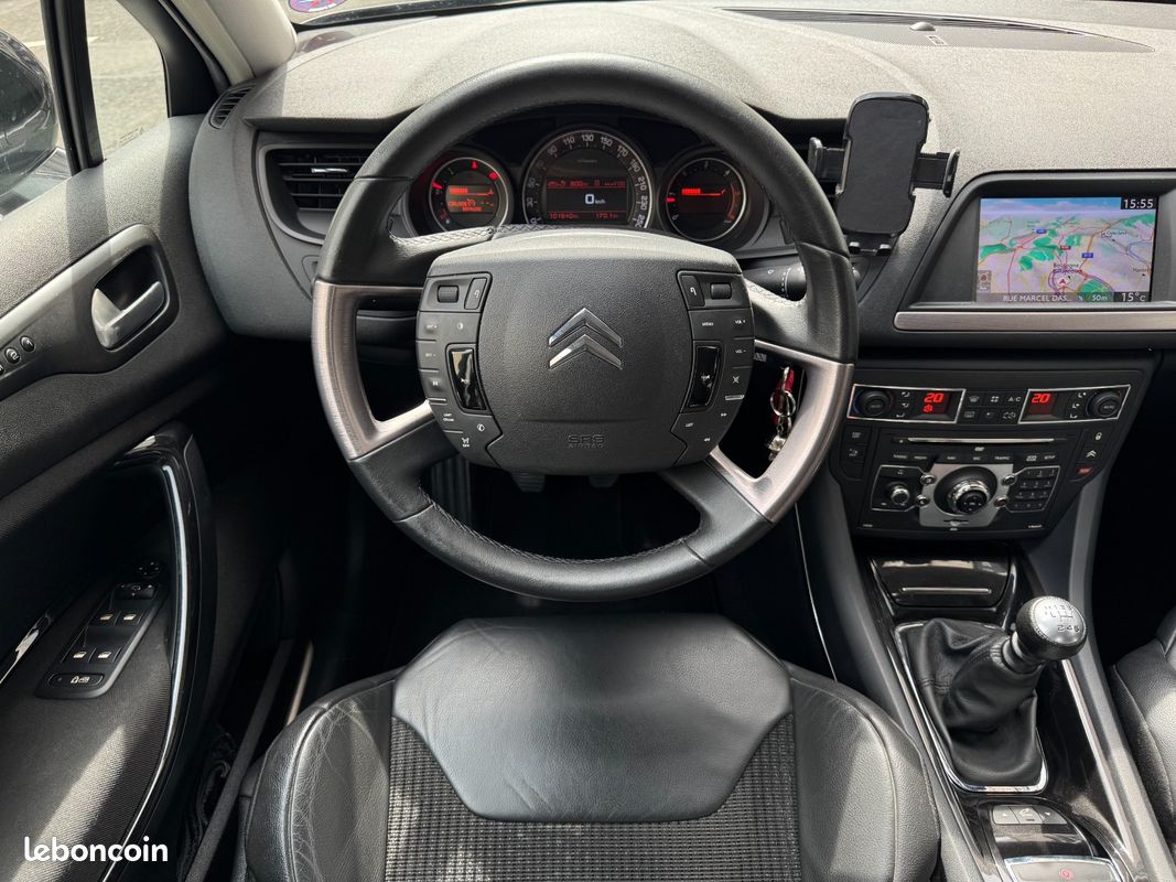 CITROEN C5 HDi 160ch Exclusive+ - Suivi d'Entretien Complet (image 12)
