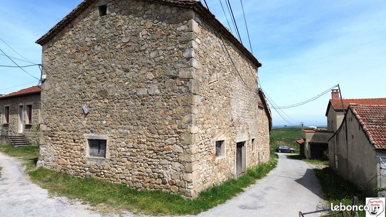 Grange 2 pièces 158 m²
