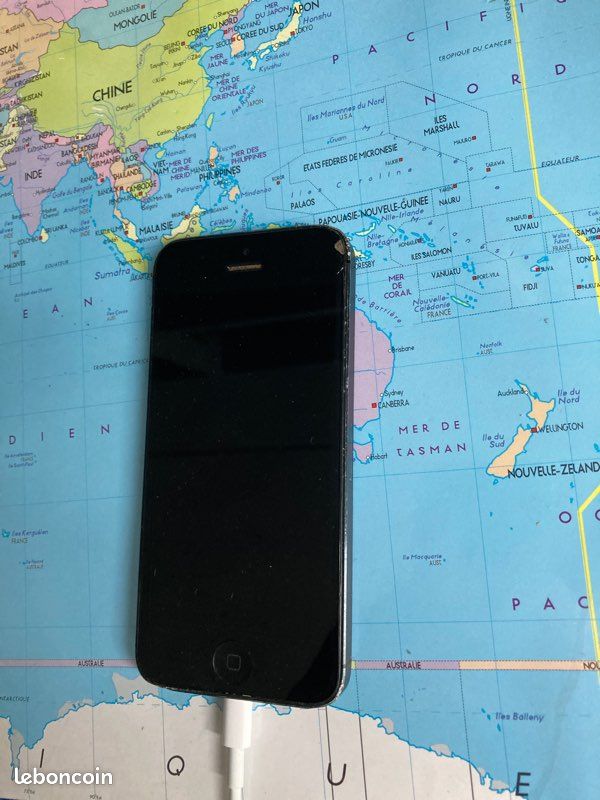 IPhone 5 noir (image 1)