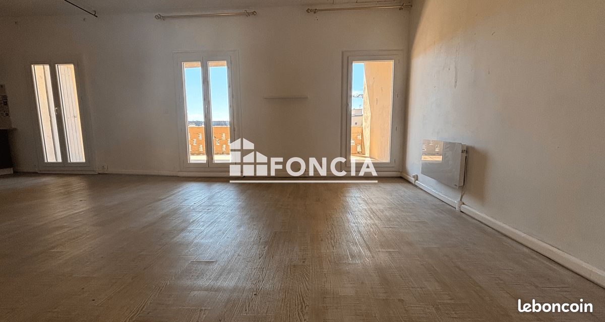 Appartement T3 avec terrasse (image 2)