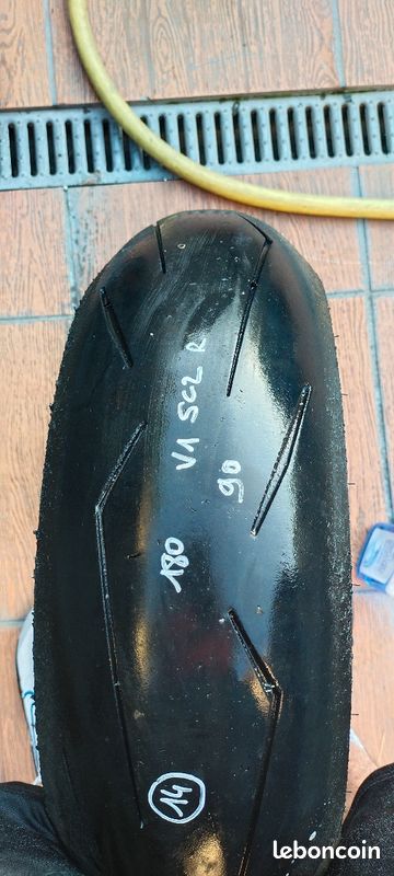 Pneu Arrière Moto DIABLOS 180/55-17 - Neuf, Jamais Monté - DOT 2025 - Pour Usage Route