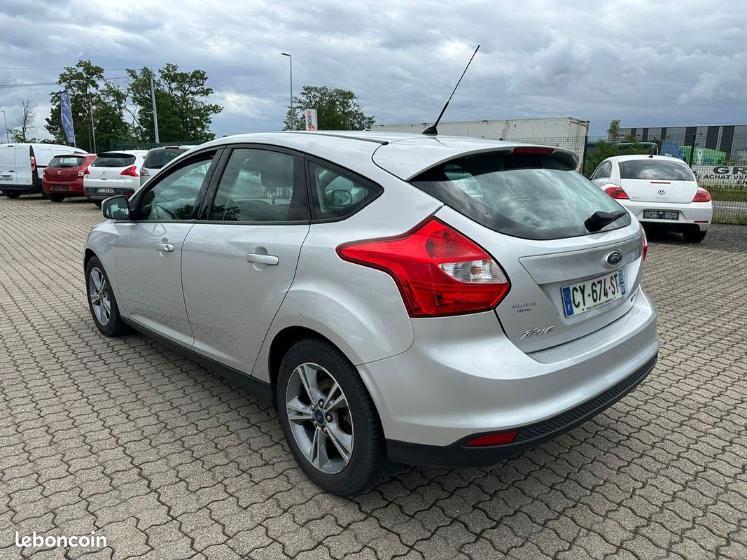 Ford focus 1.0 scti 100 cv ecoboost s&s revise garantie (image 3)