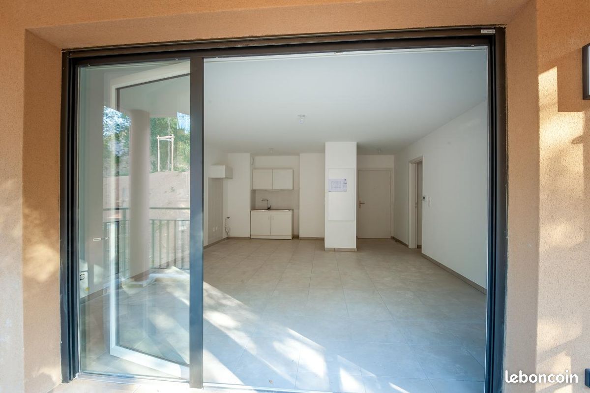 Appartement 2 pièces 47 m² · à Lambesc · 47 m² · 749 €/mois