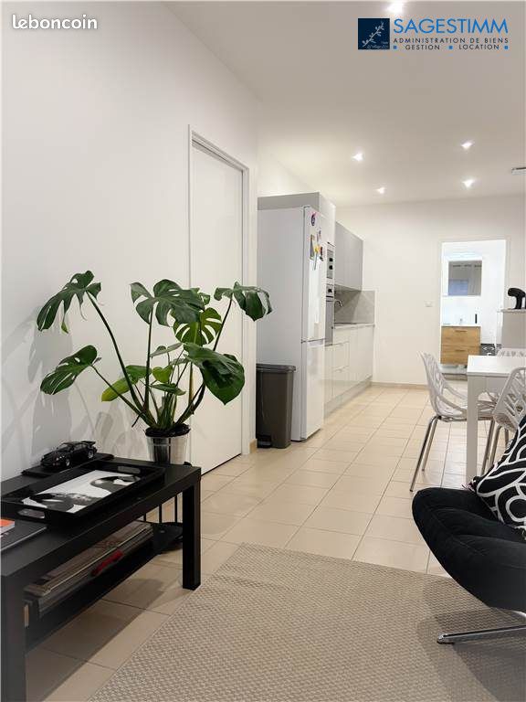 Appartement 4 pièces 80 m² · à Nîmes · 80 m² · 470 €/mois