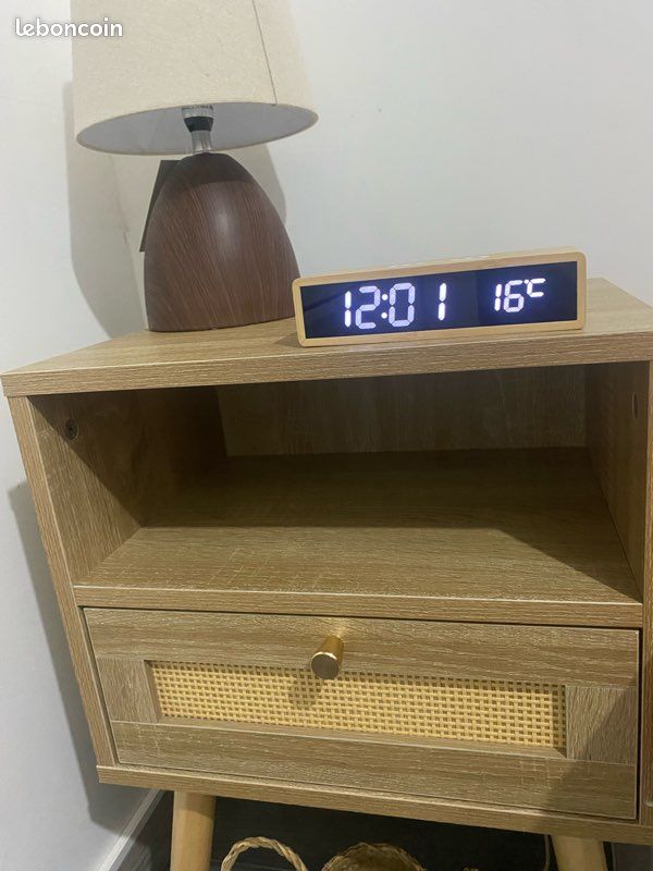 Réveil avec station de charge mobile (image 2)