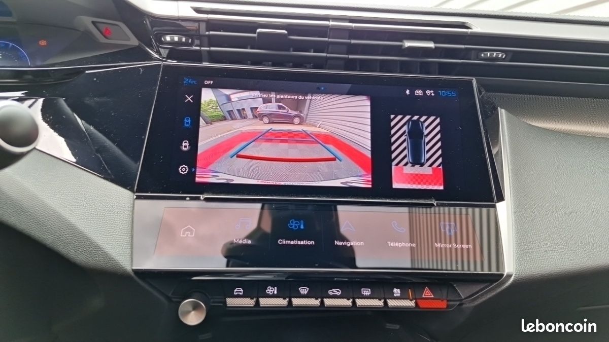 Peugeot 308 PHEV 225 E-EAT8 GT (image 15)
