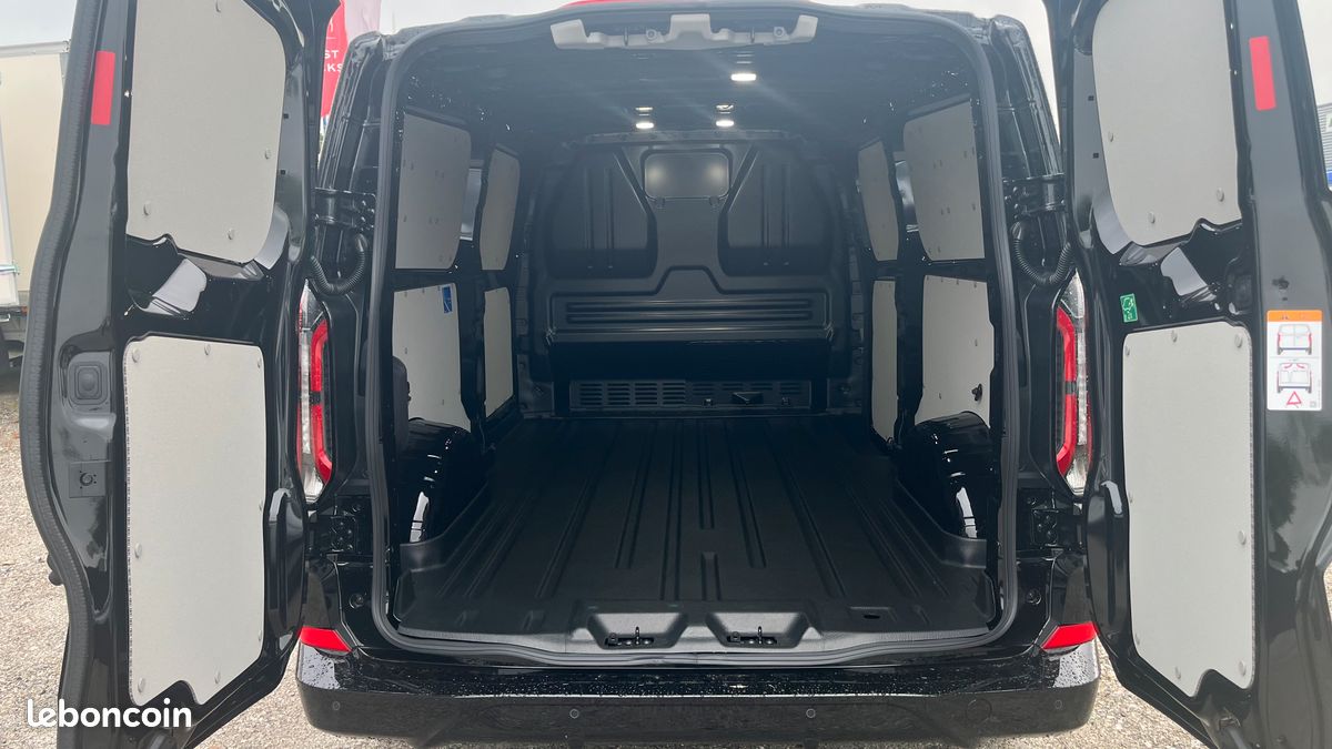 41 990 HT / Ford transit custom sport 320 l2h1 2.0 ecoblue 170 cv bva noir neuf / tva recuperable (image 5)