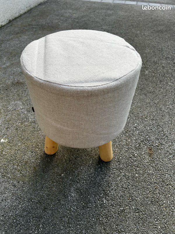Tabouret en tissus (image 1)