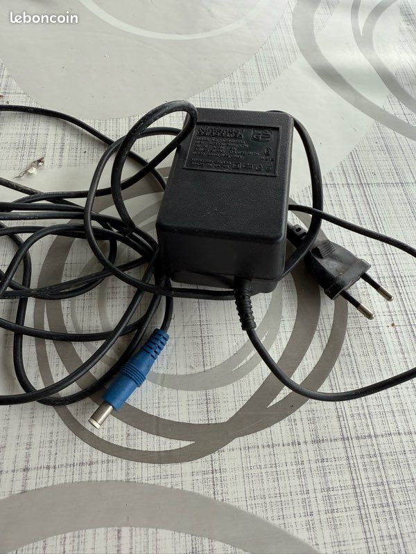 Chargeur officiel Nintendo NES (image 1)