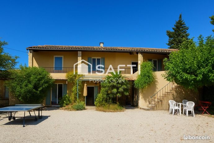 Mas 9 pièces 221 m²