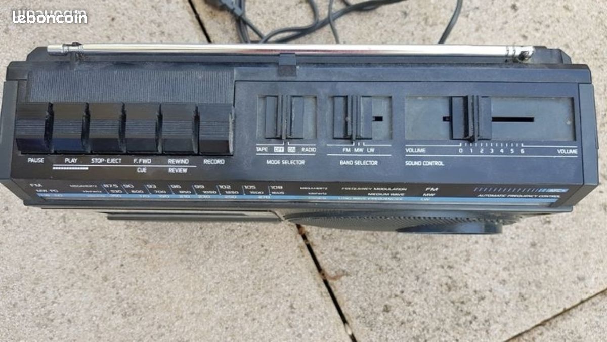Radio cassette Schneider TR 0725 (image 4)