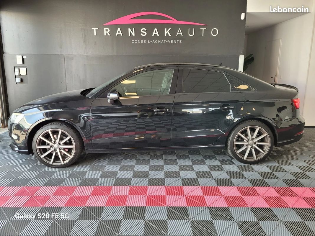 AUDI A3 BERLINE 35 TFSI CoD 150 S tronic 7 Design Luxe + VOLANT SLINE / S-LINE + SIEGES CUIR + ATTELAGE + ENTRETIEN AUDI (image 2)