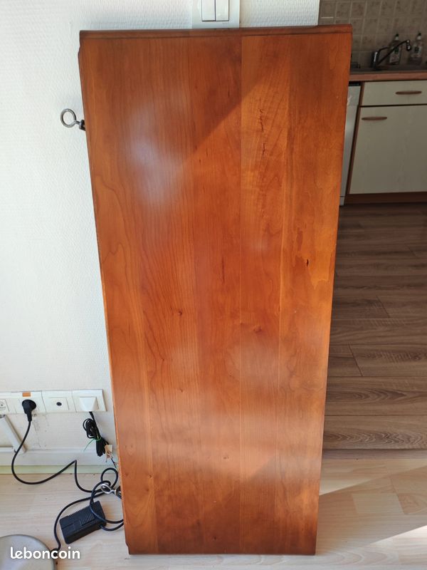 Table (image 2)