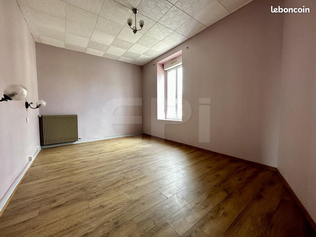 Maison 6 pièces 110 m² - Thouars 79100 (image principale 5)