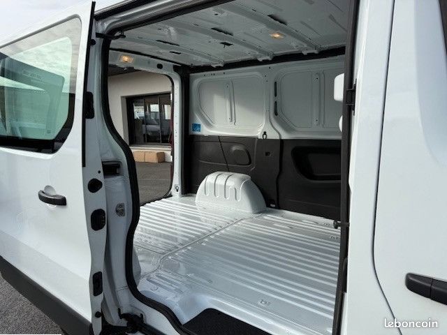Renault TRAFIC III FG L1H1 1200 1.6 DCI 125CH GCF E6 (image 13)