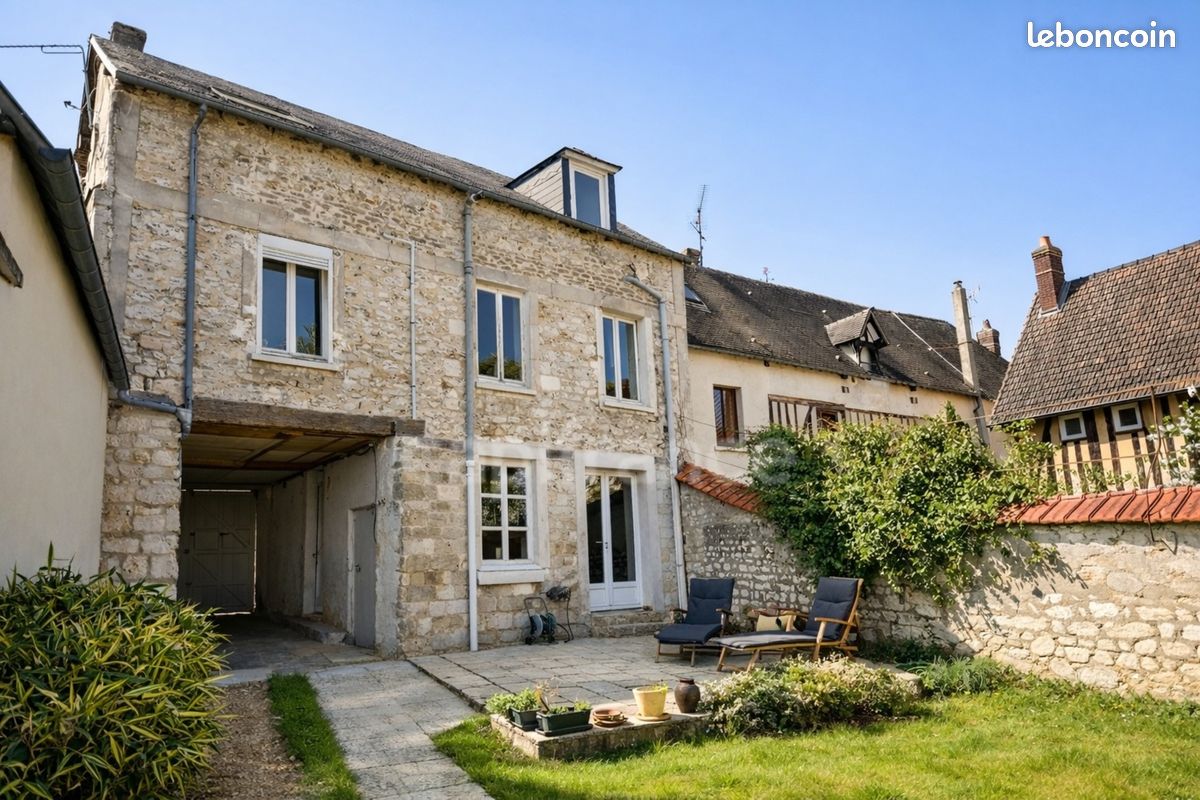 Maison 7 pièces 135 m² · à La Chapelle-Longueville · 135 m² · 296 000 €