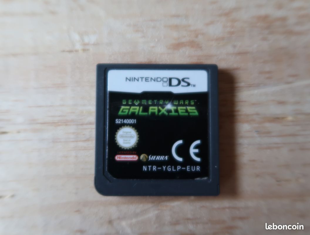 Geometry Wars Galaxies Ds (avec boîte de protection) (image 1)