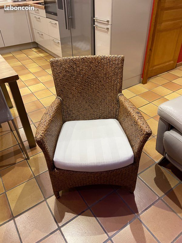 Fauteuil en rotin (image 1)