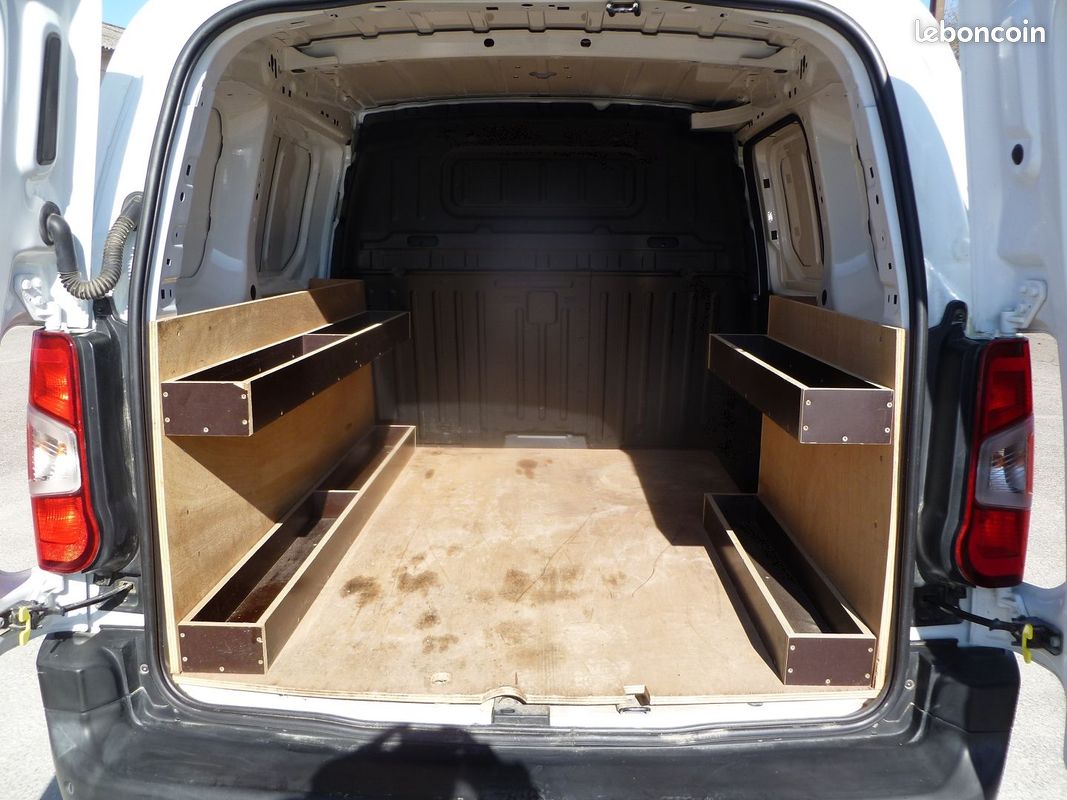 Citroen BERLINGO FOURGONNETTE 1.5 BLUE HDI 75CH TAILLE M 1000KGS CLUB (image 8)