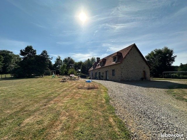 Maison 5 pièces 117 m² · à Athis-Val de Rouvre · 117 m² · 900 €