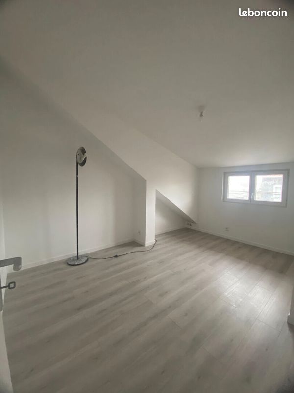 Maison a louer stains - 10 pièce(s) - 165 m2 - Surfyn