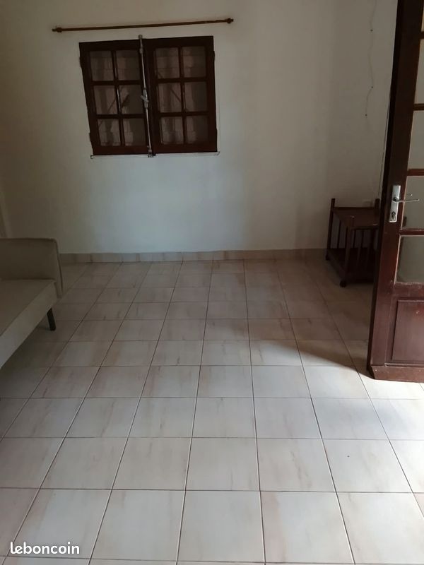 Appartement 3 pièces 70 m² · à Saint-François · 70 m² · 710 €/mois