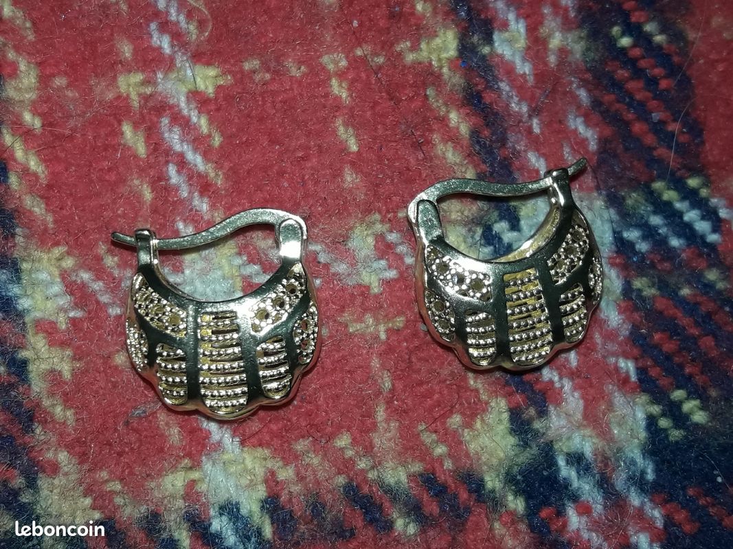 Jolies boucles d'oreilles (image 1)
