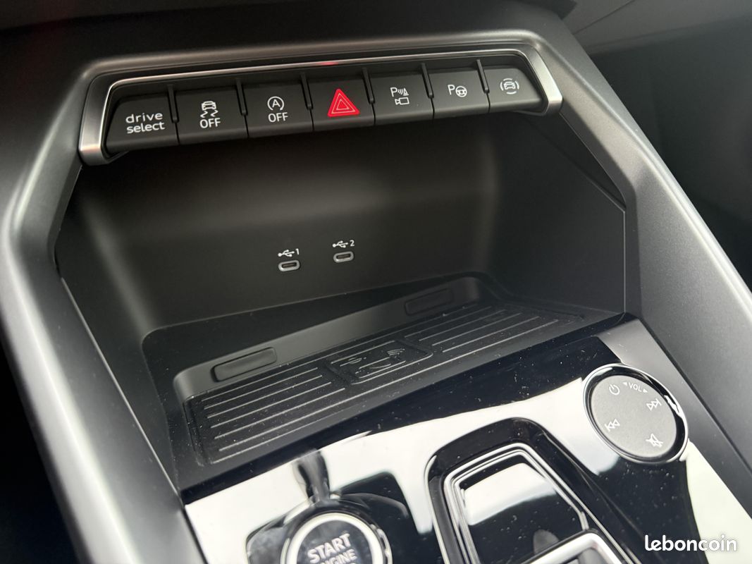 AUDI A3 Sportback 35 TFSI Mild Hybrid 150 S tronic 7 S line (image 29)
