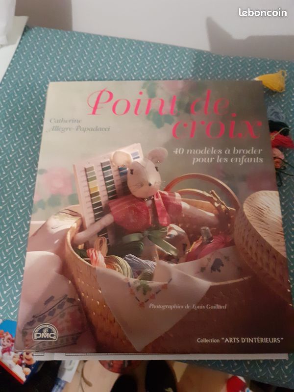 Livre point de croix (image 1)