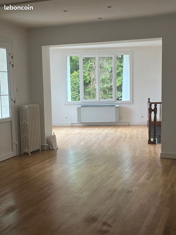 Maison 5 pièces 130 m² · à Pocé-sur-Cisse · 130 m² · 923 €