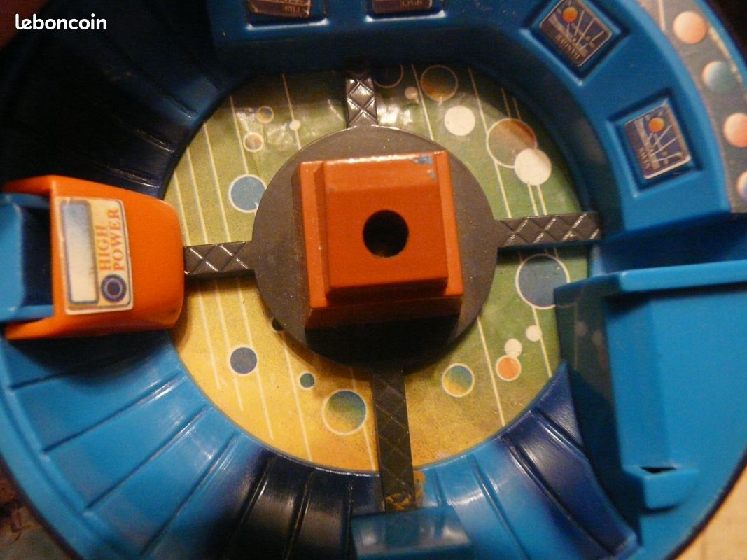 Coffre à jouet miniature UFO Space Alien Vaisseau spatial Vintage (image 9)
