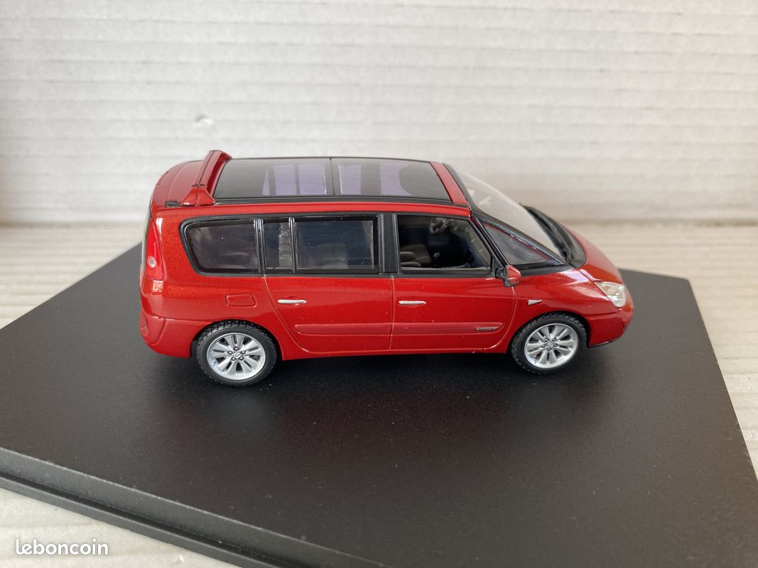 Renault espace 4 2002 universal hobbies 1/43 - Collection