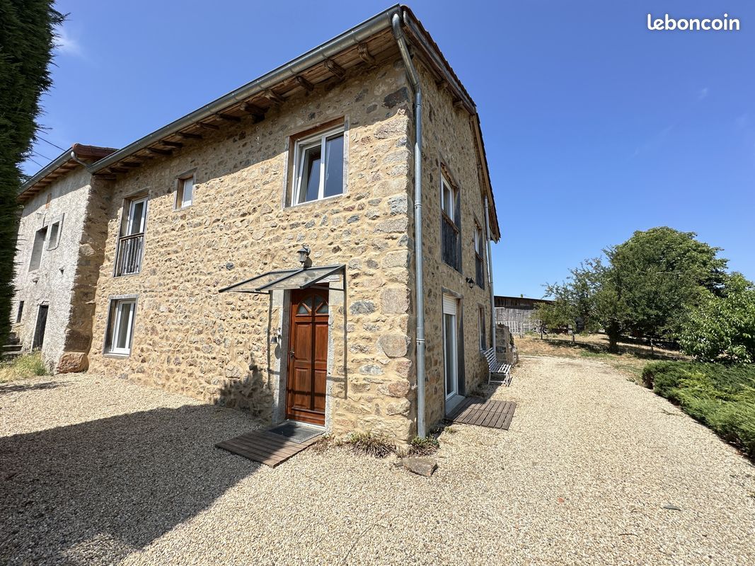 Maison 5 pièces 106 m² · à Saint-Pierre-le-Vieux · 106 m² · 675 €/mois