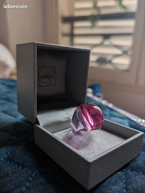 Bague Lalique En Cristal Et Argent Avec Diamant - Modèle Grande Bague - Occasion Avec Certificat Et Boîte