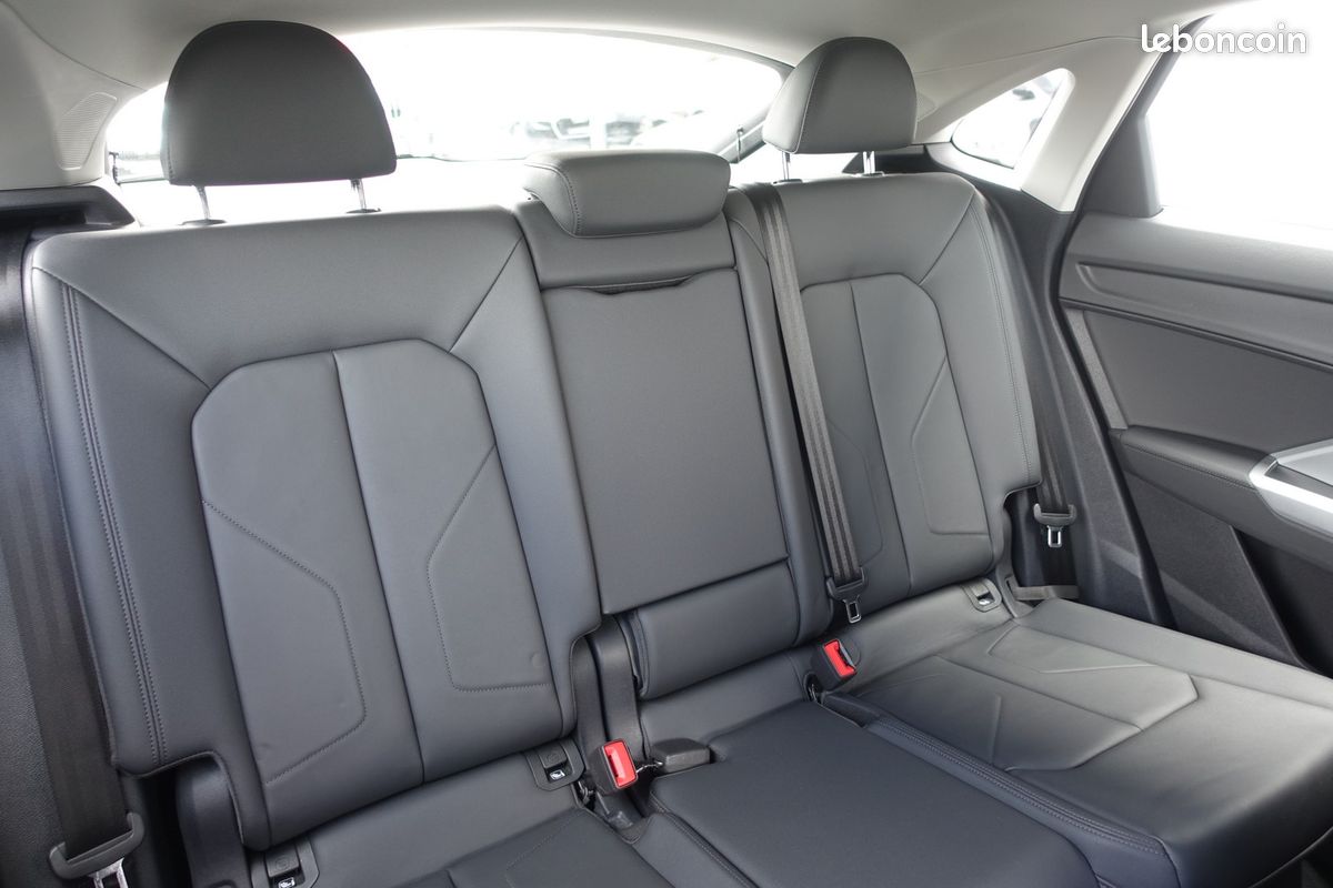 Q3 45 Tfsi e S-Tronic 245ch Hybride Rechargeable Virtual cockpit/Cuir chauffants/Gps Europe/Caméra/Carplay/Hayon électrique/1*Main/Garantie 12 mois (image 6)