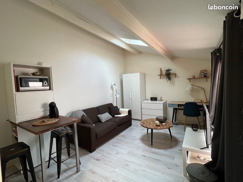 Studio meublé 20 m² – Metro Palais de Justice (image 1)