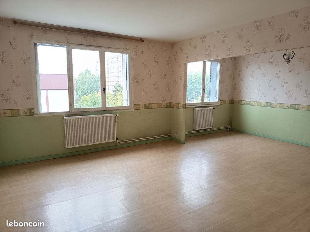Appartement 5 pièces 99 m² · à Clermont-Ferrand · 99 m² · 93 000 €