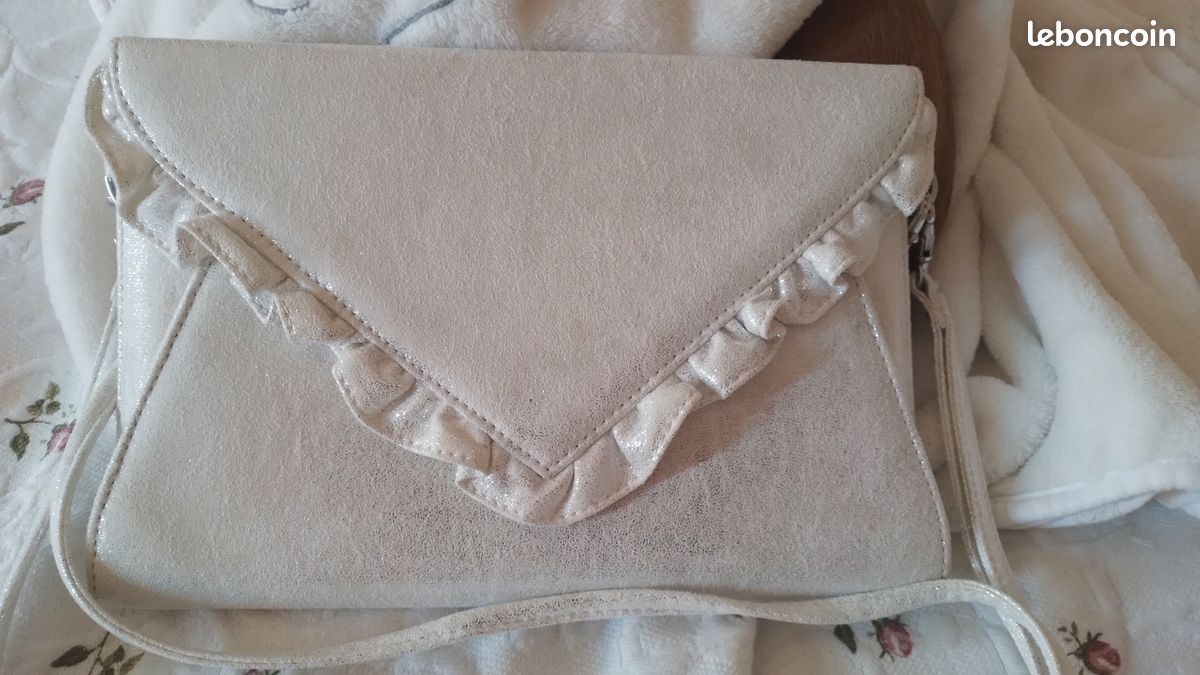 Pochette naf naf (image 1)