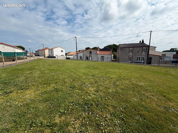 Terrain 595 m² SAINT ANDRE DE LA MARCHE