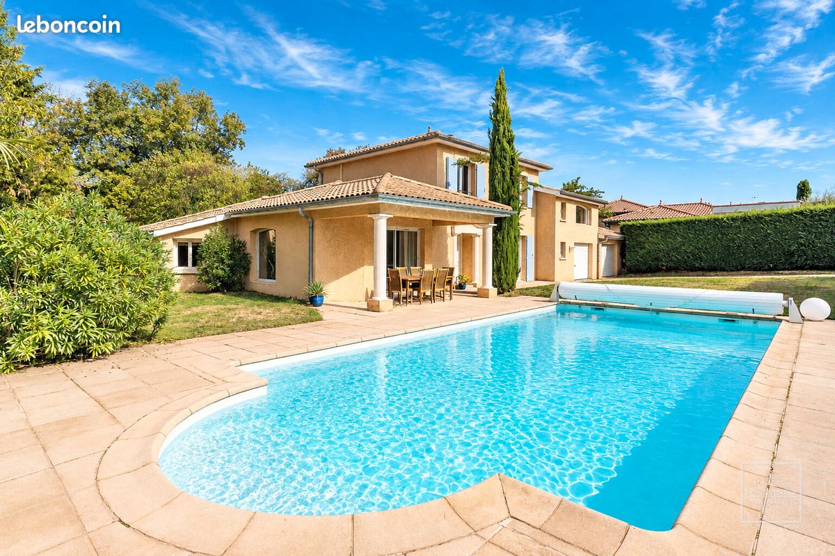 Maison 8 pièces 172 m² · à Dommartin · 172 m² · 795 000 €