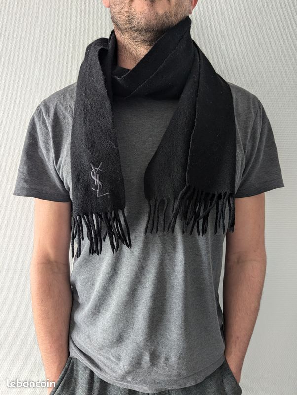 écharpe Etole Yves Saint Laurent Echarpe Noire 100% Laine Yves