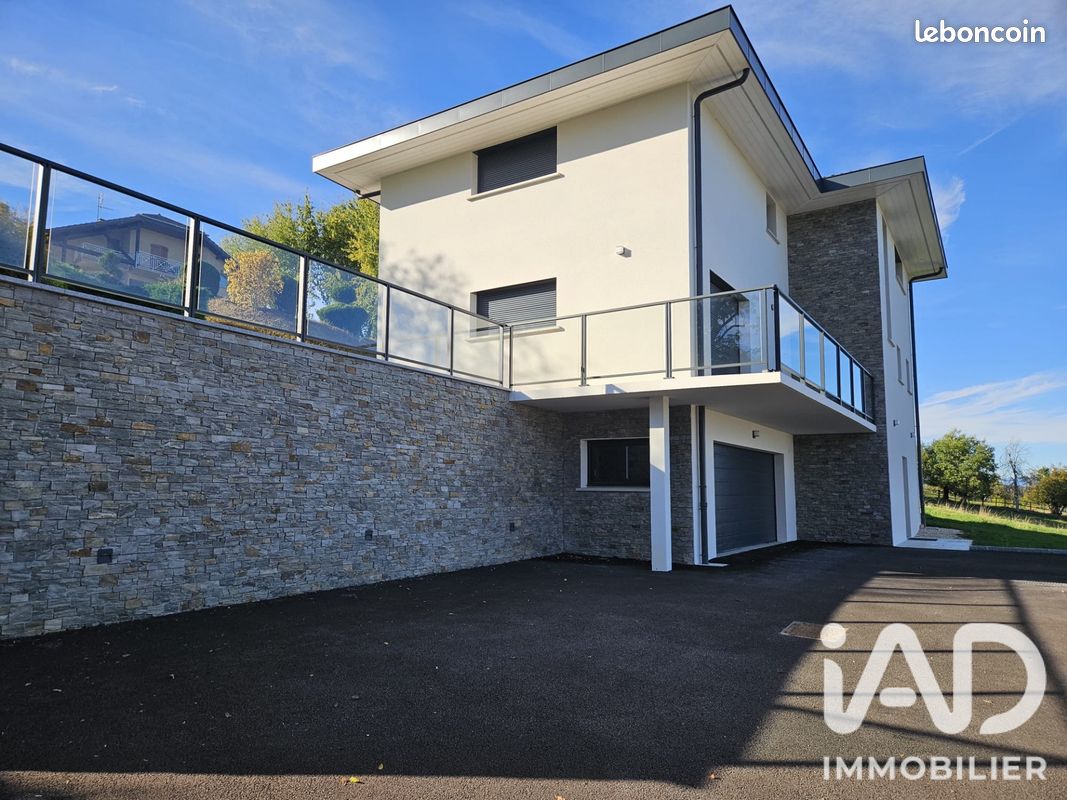 Maison 6 pièces 210 m² · à La Roche-sur-Foron · 210 m² · 1 195 000 €