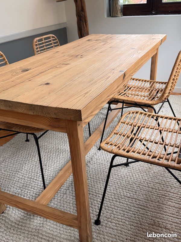 Table (image 5)