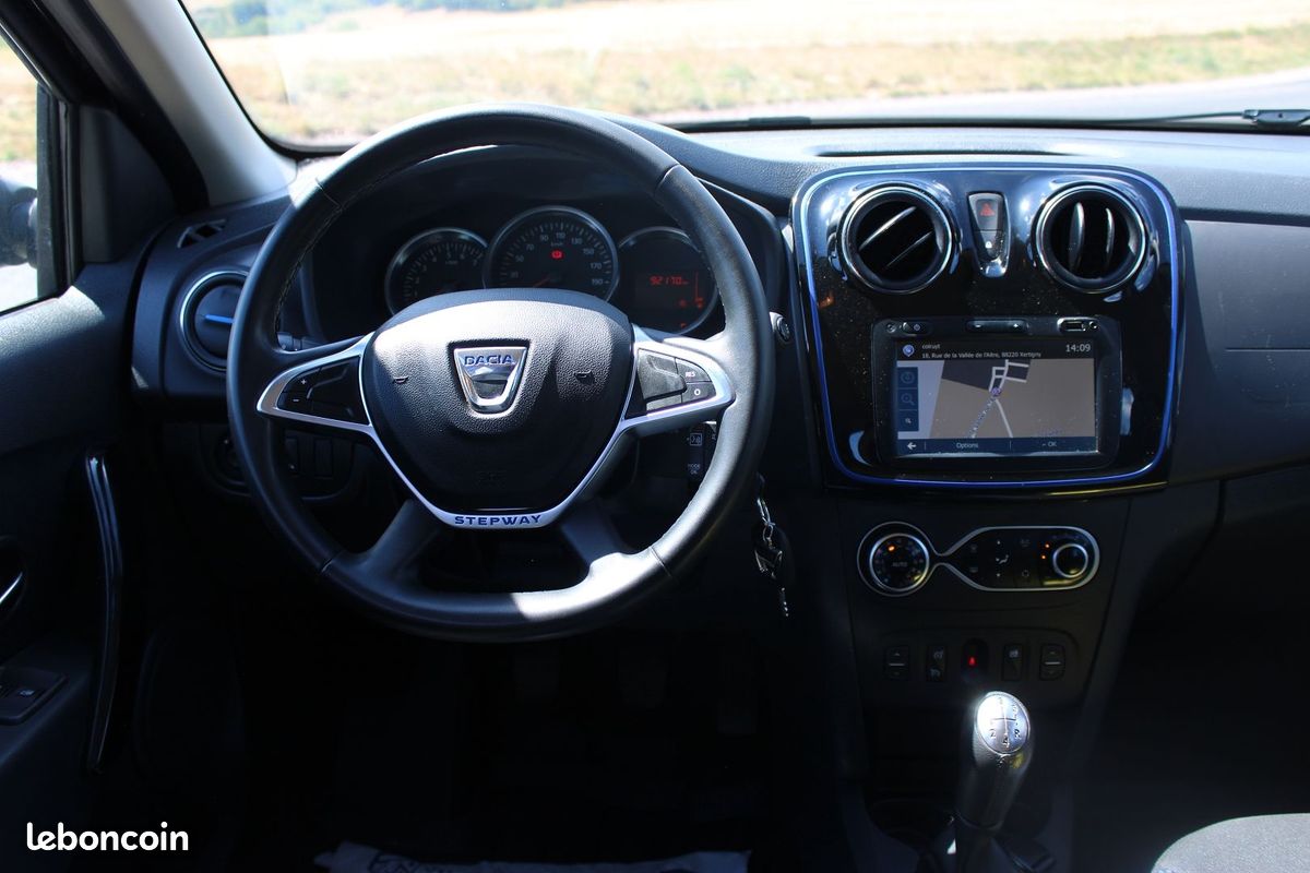 Dacia SANDERO III STEPWAY 95 CV DIESEL 15 ANNIVERSAIRE GPS CAMÉRA CLIM AUTO RÉGULATEUR BLUETOOTH (image 9)