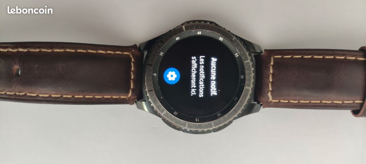 Montre connectée Samsung Gear Frontier S3 (image 1)
