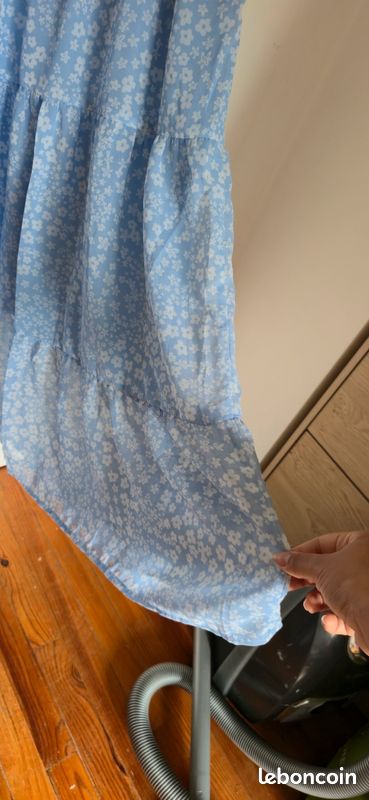 Robe à fleurs bleue à volants t42 Asos (image 10)
