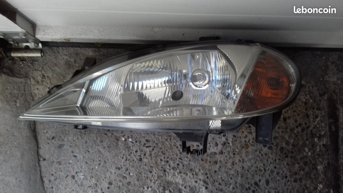 Feu avant gauche Megane 1 tbé (image 1)