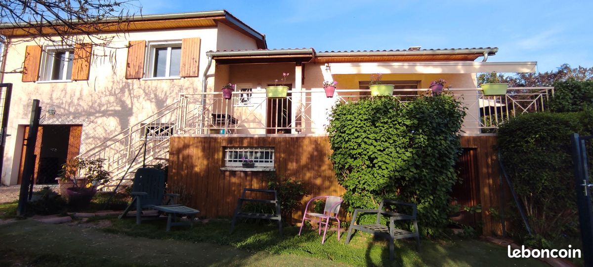 Maison 7 pièces 144 m² · à Amplepuis · 144 m² · 263 000 €