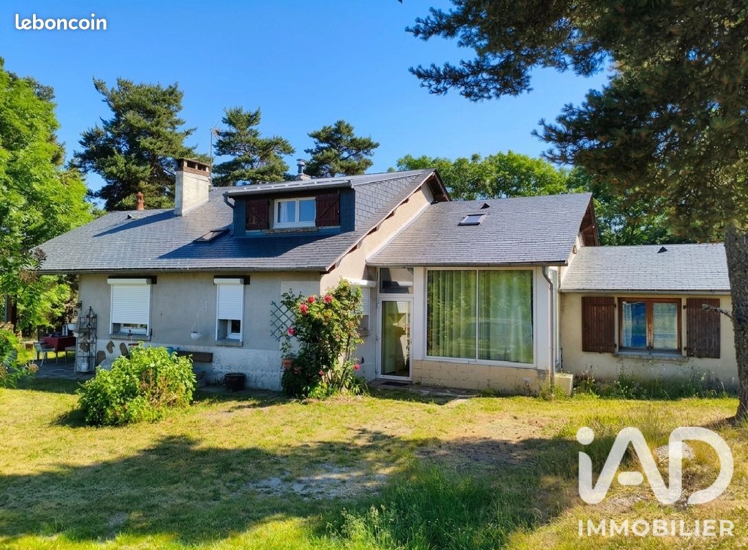 Maison 5 pièces 137 m² · à Monts-de-Randon · 137 m² · 215 000 €
